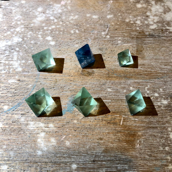 八面体フローライト　ビンガム　イリノイ　11個セット　蛍石　鉱物標本 八面体フローライト ビンガム イリノイ 11個セット 蛍石 鉱物標本 八