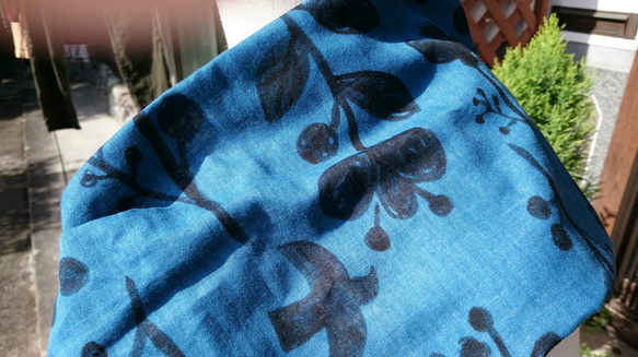 【ラスト】ダブルガーゼ １重巻スヌード 花と鳥 ネイビー 2枚目の画像
