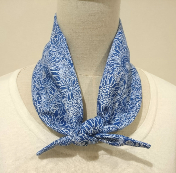 ダブルガーゼ スカーフ ひまわり ブルー 1枚目の画像