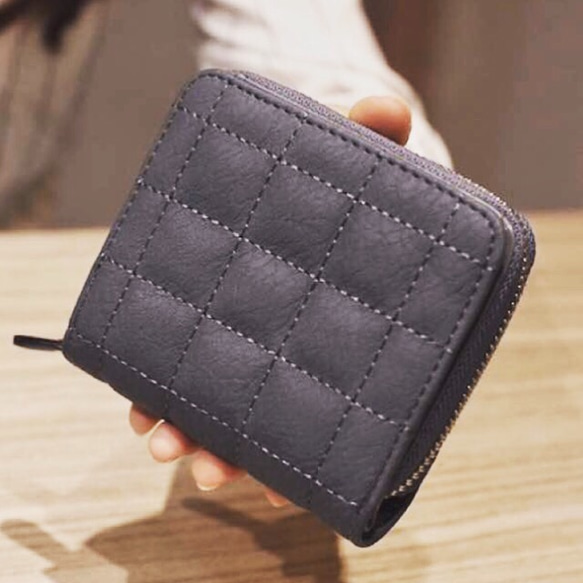 ◉ プレミアム セール【 レザー ２つ折り 財布 グレー 】コンパクトでシンプルな財布をお探しの方いかがですか⁉️ 1枚目の画像