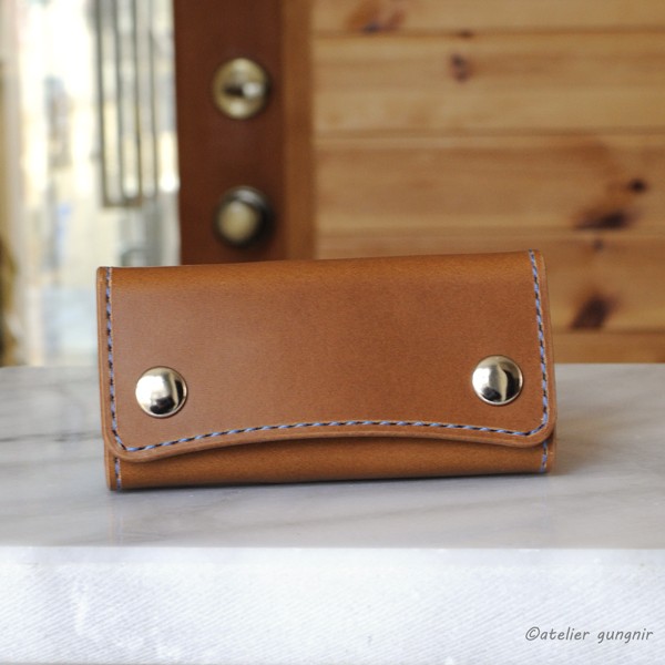 車の鍵が入る４連キーケース