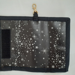 ランドセルやお稽古鞄に　巻き付けるタイプのキーケース　パスケース　星屑　黒 3枚目の画像
