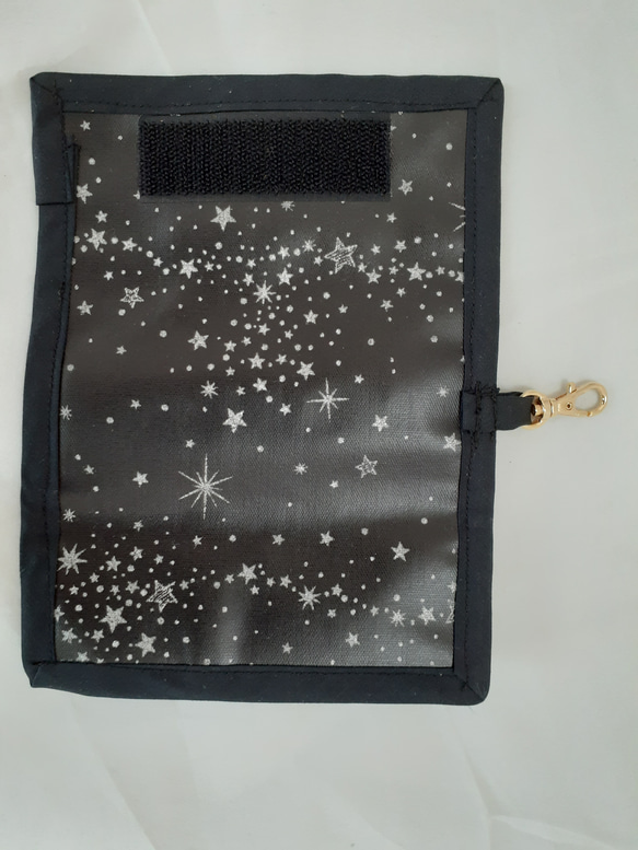 ランドセルやお稽古鞄に　巻き付けるタイプのキーケース　パスケース　星屑　黒 6枚目の画像