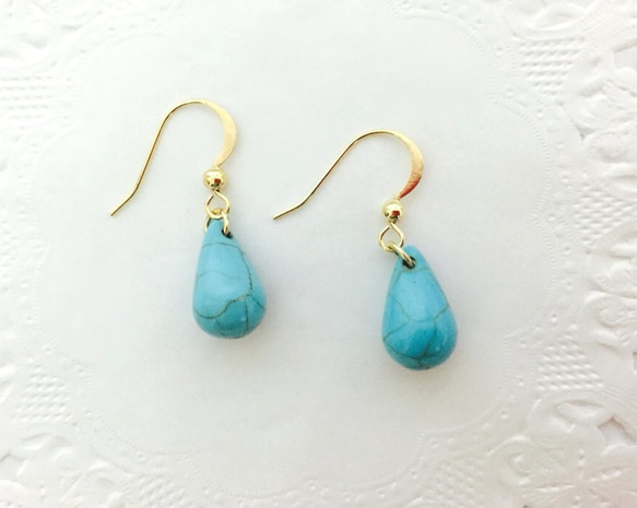 Elizabeth Cole ピアス ドロップ ビジュー ターコイズ ぷっくりドロップターコイズのピアス ピアス（フック・チェーン