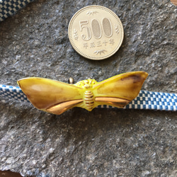 チェコガラスの帯留め  黄色い蝶 2枚目の画像