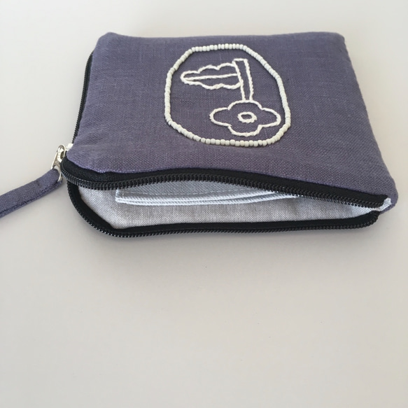 カメオ風ビーズ刺繍のリネンミニ財布 5枚目の画像