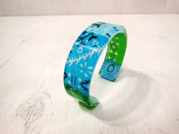 バンダナを再利用したアクリルバングルBLG バングル・リストバンド