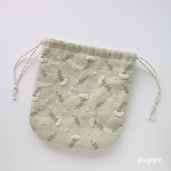 リネンで作った刺繍の小さな巾着(アナベル)　※受注制作(制作期間10日程度) 2枚目の画像