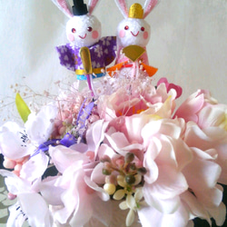 ピンクの花の中のウサギのお雛様 7枚目の画像