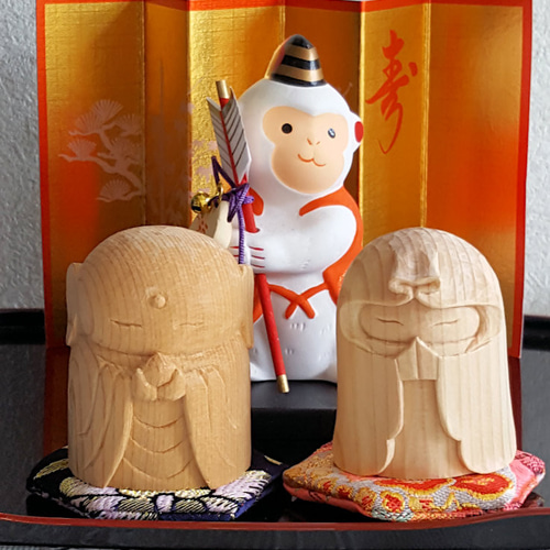 地蔵、宝珠を持つ地蔵、 心を癒やす小型石像専門店【泉石材店】 / 宝珠持ちお地蔵さん