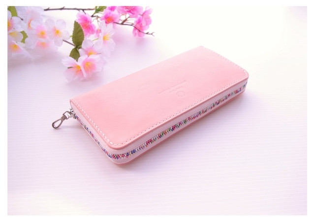 乙女椿のような春色ピンク   虹色ラウンドファスナー長財布