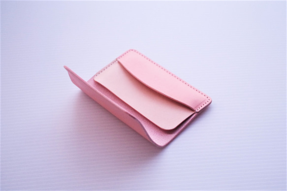 乙女椿のような春色ピンク シンプルなぷっくりしたカードケース 6枚目の画像