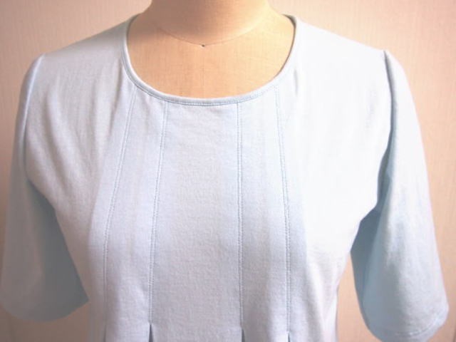 胸元タック入りチュニックワンピース（水色）