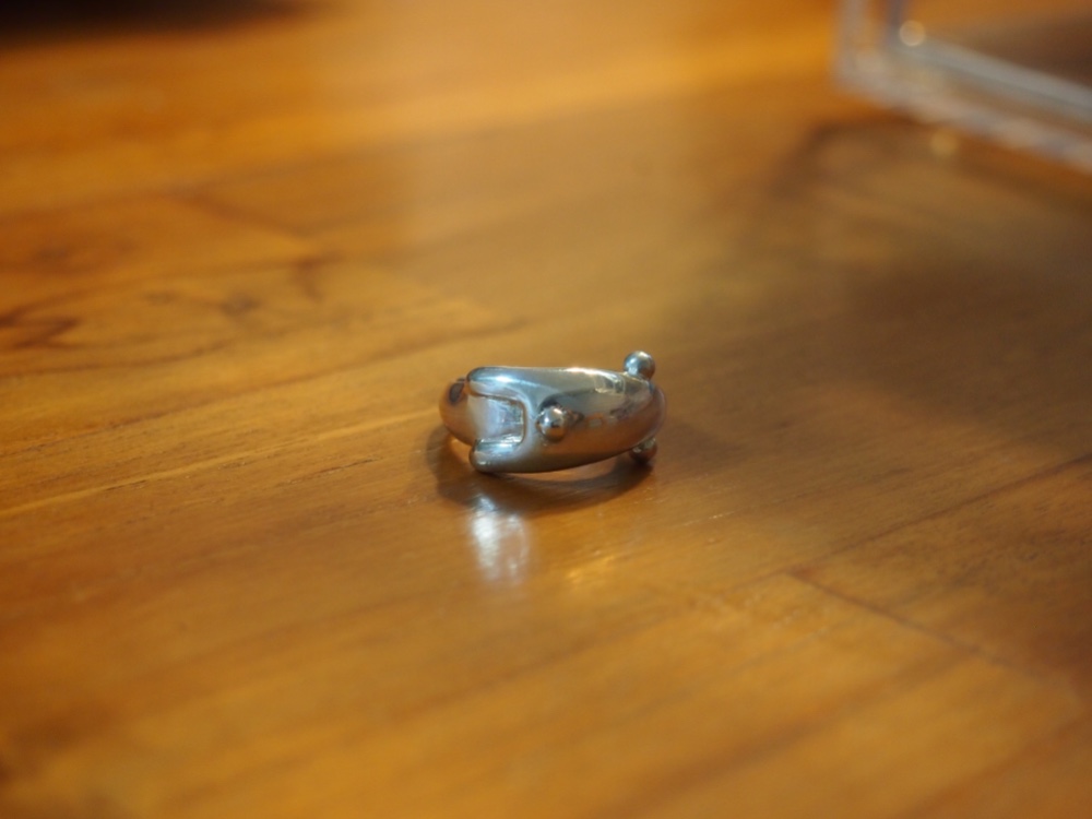 バナナくまリング（うつぶせ）