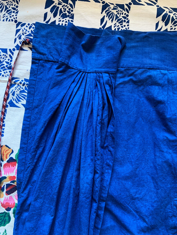 手織りコットン・藍染のエプロンスカート2-3 3枚目の画像