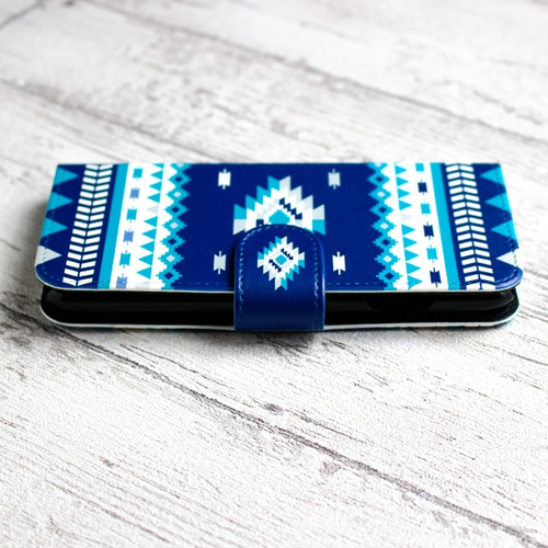 ネイティブ柄01(オルテガ柄) ブルー iPhoneケース手帳型 iPhone17Pro