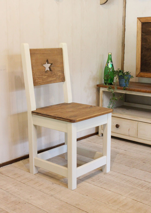 販売終了品！ホワイト　木製カントリーチェア　アンティーク　シャビー 販売終了品！ホワイト 木製カントリーチェア アンティーク シャビー
