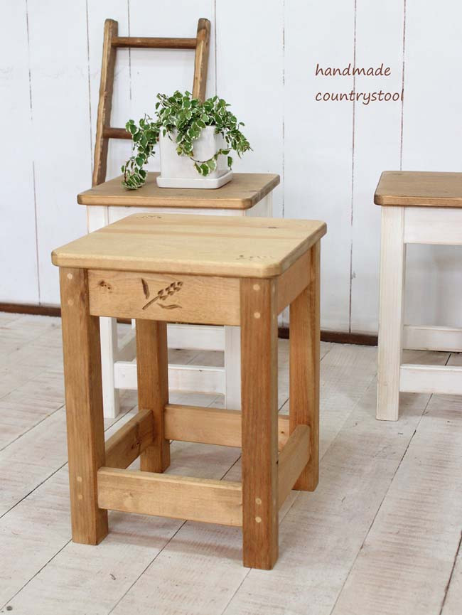 麦穂のスツール 4,828円