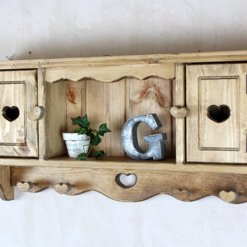 ハートの扉つきシェルフ