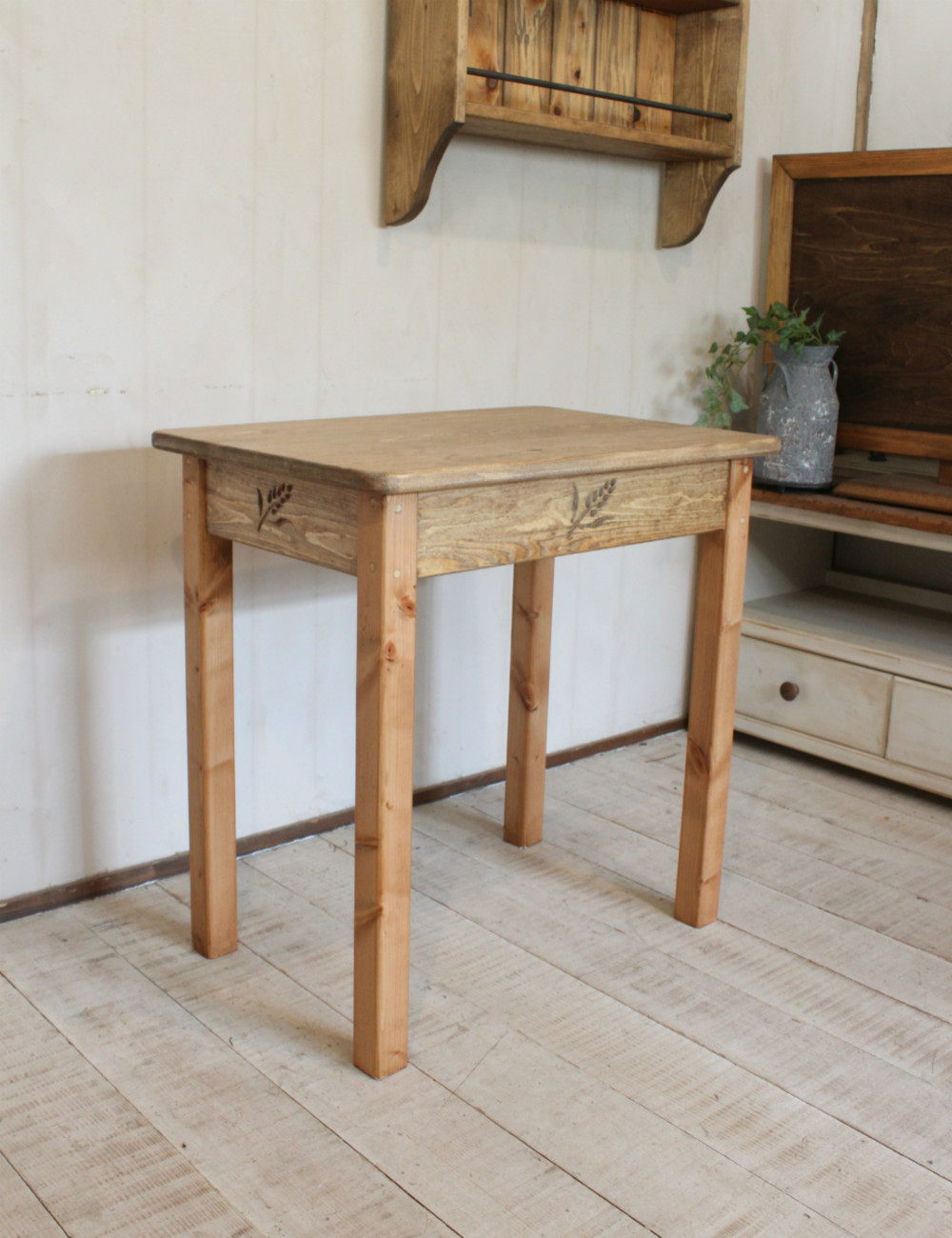 麦穂　サイドテーブル