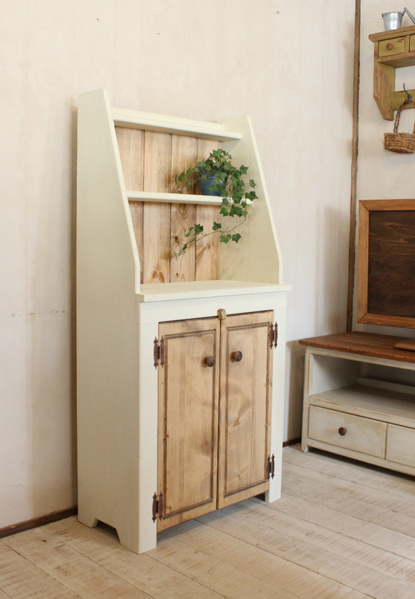 木製ティーカップ飾り棚 シャビーシック ホワイト カップボード 壁掛けラック 木製ティーカップ飾り棚 シャビーシック ホワイト カップボード 壁掛け