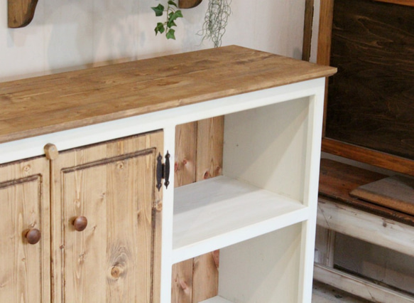 ホワイトシャビー　収納ラック　ローボード　キッチンラック　アンティークホワイト 