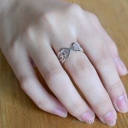 蔓藤花紋戒指（十字） 第2張的照片