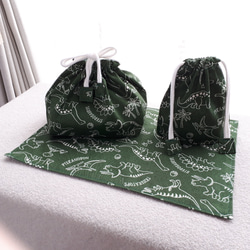 ✳︎ハンドメイド✳︎恐竜柄　グレー　コップ袋　マスク入れなどにも♪ ✳︎ハンドメイド✳︎恐竜柄グレーコップ袋マスク入れなどにも♪