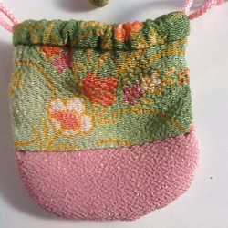 小さなかわいい巾着袋と小物のセット　若草ｘピンク 3枚目の画像