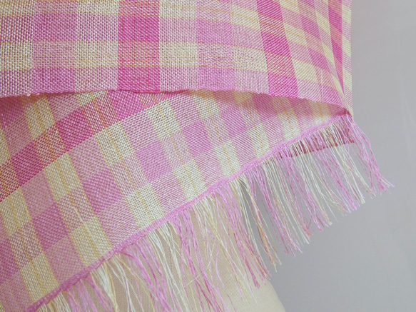 手織り絹ストール　さくらんぼピンク〈送料無料〉 4枚目の画像