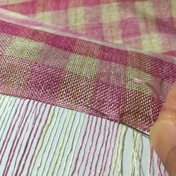 手織り絹ストール　さくらんぼピンク〈送料無料〉 5枚目の画像