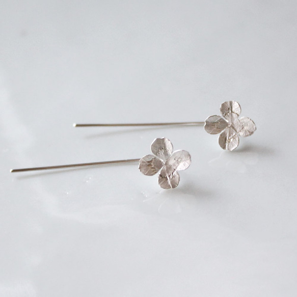 純銀925製酢醬草造型銀飾耳針耳環 第5張的照片