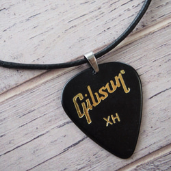 Gibson ギターペンダント ネックレス Amazon | ギターピックホルダーペンダントネックレス(クロム