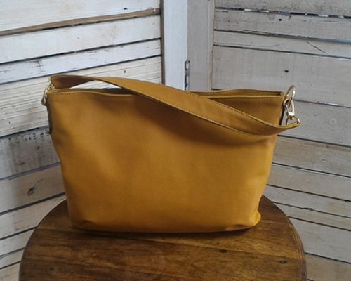 ブルガリ　コレツィオーネ レザー ショルダーバッグ　ブラウン　キャメル オーマイバッグ】ルナバッグ/ハンターキャメル ナチュラルレザー