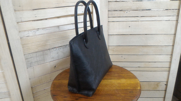黒色外縫いのシンプルトートバッグ 6枚目の画像