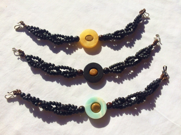 天然石ｘウッドビーズ羽織紐（カマゴンxブルー天然石） 男女兼用　羽織り留め 5枚目の画像