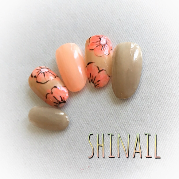 ベージュ❤︎大人花柄❤︎ネイル ネイルチップ（つけ爪） shi nail