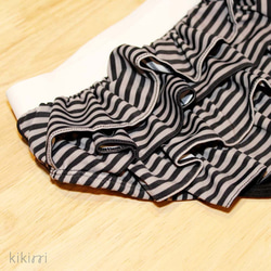 [Swimwear] Long Sleeve Rashguard with Cute Frill Bottom 第4張的照片