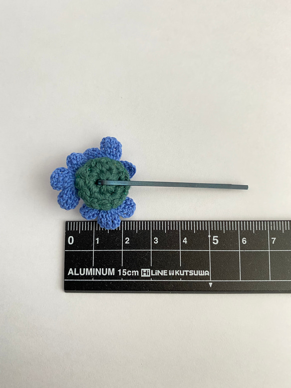 小花のヘアピン 青　レース編み 2本セット 3枚目の画像