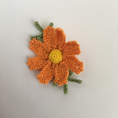 レース編みコスモスのお花ブローチ オレンジ ブローチ nokopuku 通販