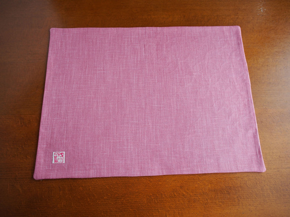刺し子のランチョンマット(濃ピンク) 3枚目の画像
