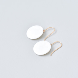 白磁のピアス- circle plate -14kgf 2枚目の画像