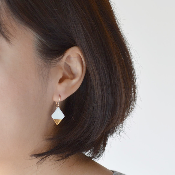 白磁金彩ピアス- diamond plate / bright gold -14kgf 4枚目の画像