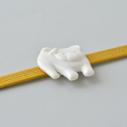 白磁の帯留（子犬） 2枚目の画像