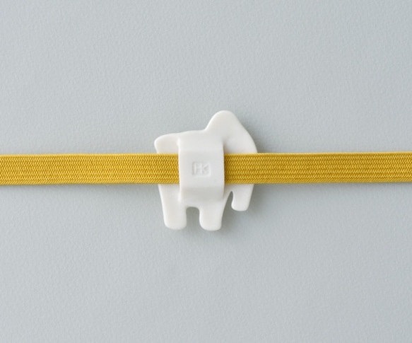 白磁の帯留（子犬） 3枚目の画像