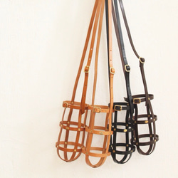 KIDS leather bottle holder  (2.beige)  本革×無垢真鍮 2枚目の画像