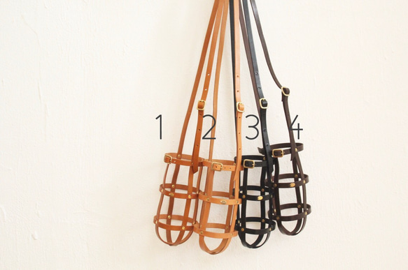 KIDS leather bottle holder  (2.beige)  本革×無垢真鍮 4枚目の画像