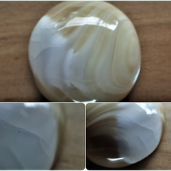 沖縄産夜光貝　穴なしパーツ　いびつな円形 5枚目の画像
