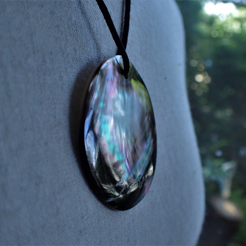 石垣島産黒蝶貝 ペンダントトップ 丸型③ ペンダントトップ happymarin