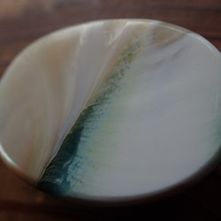 沖縄産夜光貝　穴なしパーツ　オーバル型10㎜厚 3枚目の画像